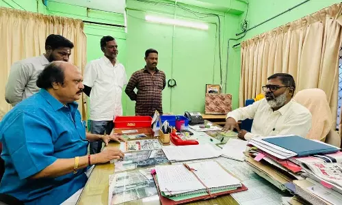 மின் விளக்குகளை சீரமைக்க வேண்டும் -அதிகாரியிடம் கென்னடி எம்.எல்.ஏ. வலியுறுத்தல்