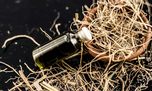 முகப்பரு, தழும்பு பிரச்சனைக்கு நிரந்தர தீர்வு தரும் வெட்டிவேர்