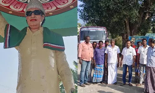 திருப்பத்தூர் அருகே எம்.ஜி.ஆர். சிலை உடைப்பு- அ.தி.மு.க.வினர் சாலை மறியல்