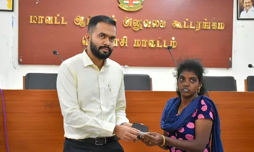 தென்காசியில் மக்கள் குறைதீர்க்கும் நாள் கூட்டத்தில் பயனாளிகளுக்கு நலத்திட்ட உதவிகள்