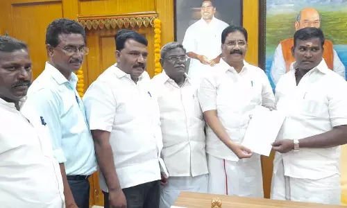 அமைச்சர் சாய்.ஜெ.சரவணன்குமாரிடம் இந்தியகம்யூனிஸ்டு  மனு