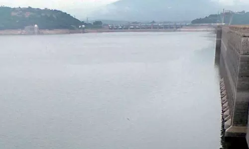 மேட்டூர் அணைக்கு நீர்வரத்து தொடர்ந்து சரிவு