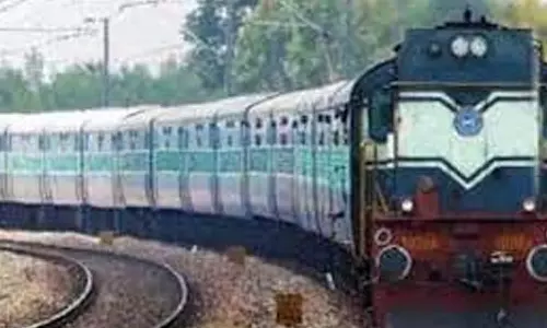 உடுமலை வழியாக சிறப்பு ரெயில்கள் இயக்கப்படுமா? - பயணிகள் எதிர்பார்ப்பு