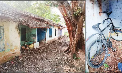 நிலக்கோட்டையில் கொள்ளையர்களின் கூடாரமாக விளங்கும் காவலர் குடியிருப்பு