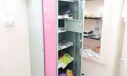 போலீஸ் வீட்டில் கொள்ளை முயற்சி