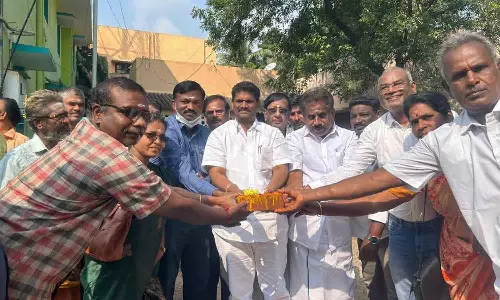 சாலை அமைக்கும் பணி-சம்பத் எம்.எல்.ஏ. தொடங்கி வைத்தார்