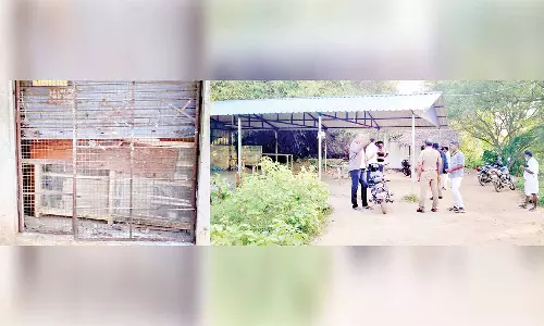 டாஸ்மாக் கடையில் மதுபாட்டில்கள் திருட்டு