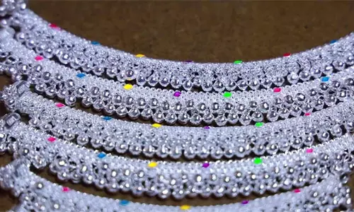 பொங்கல் பண்டிகையையொட்டி சேலத்தில் வெள்ளிக் கொலுசுகள் உற்பத்தி தீவிரம்