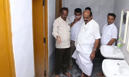 திருப்பூர் மத்திய பஸ் நிலையத்தில் செல்வராஜ் எம்.எல்.ஏ. திடீர் ஆய்வு