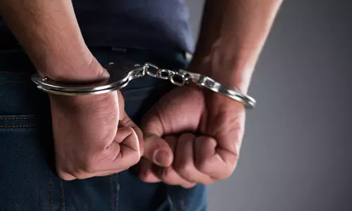 மது, புகையிலை விற்ற 3 பேர் கைது