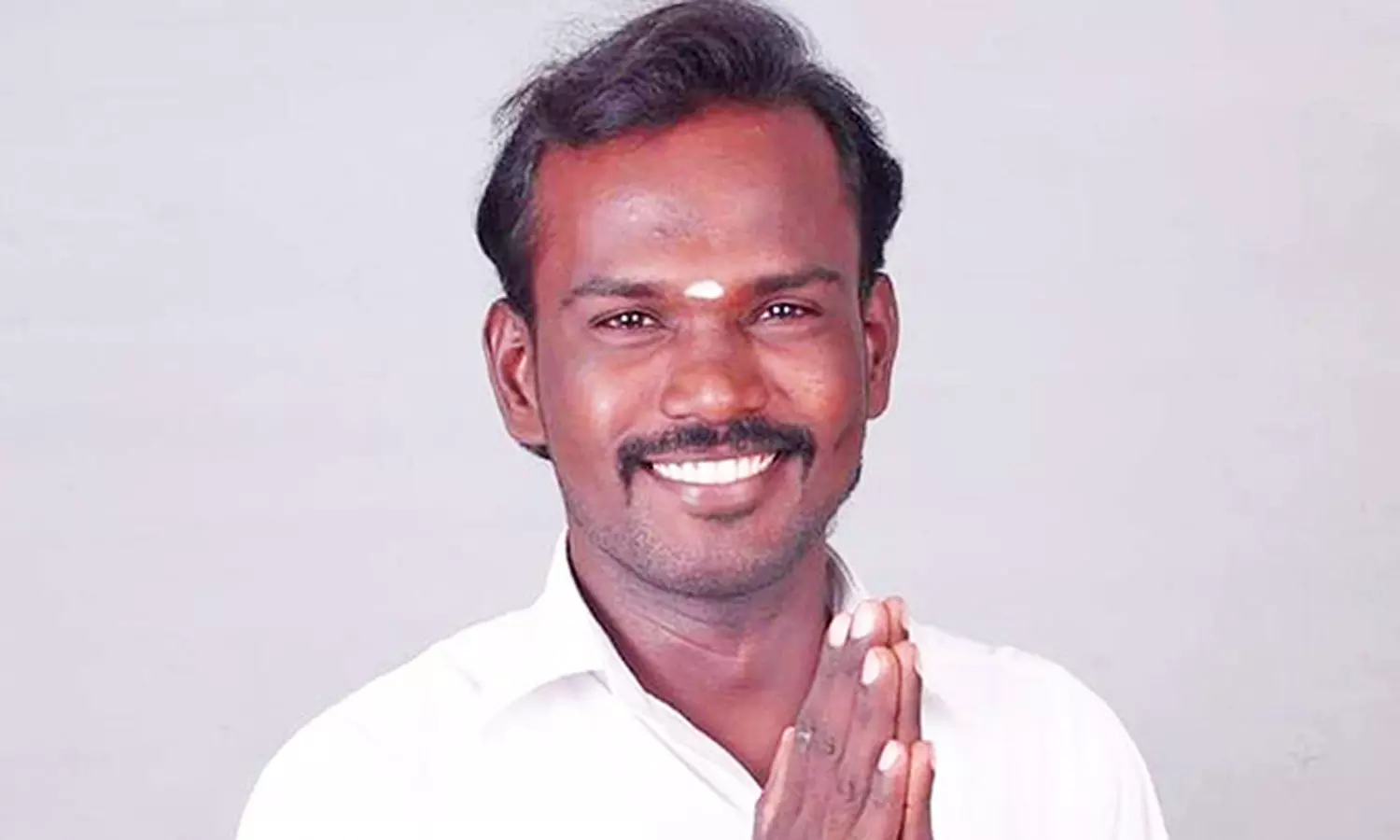 வாகன காப்பக உரிமையாளர் மிளகாய் பொடி தூவி படுகொலை- மர்ம நபர்கள் வெறிச்செயல் வாகன காப்பக உரிமையாளர் மிளகாய் பொடி தூவி படுகொலை- மர்ம நபர்கள் வெறிச்செயல்