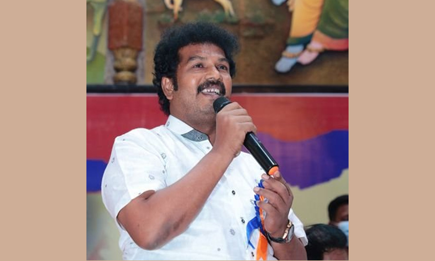 தேங்கிய தண்ணீரை தொழிலாளி வெறும் கையால் அகற்றிய விவகாரம்-  எபினேசர் எம்.எல்.ஏ. விளக்கம்