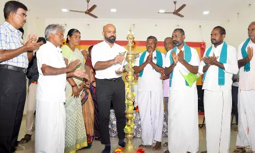 விவசாய பொருட்களை சந்தைப்படுத்த விவசாயிகள் ஆர்வம் காட்ட வேண்டும்