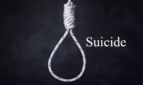 தொழிலாளி தூக்குபோட்டு தற்கொலை