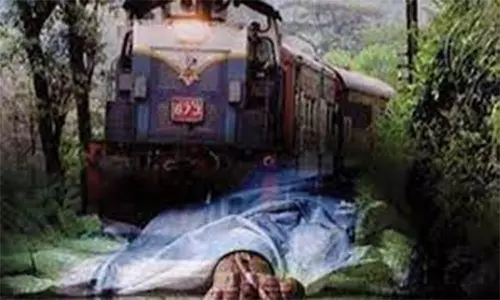 ரெயில் மோதி முதியவர் பலி