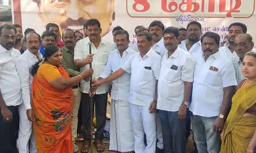 ஓசூர் பகுதியில்புதிதாக தார் சாலை, கழிவுநீர் கால்வாய் அமைக்கும் பணி