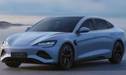 700 கிமீ ரேன்ஜ் வழங்கும் புது செடான் - ஆட்டோ எக்ஸ்போவில் காட்சிப்படுத்தும் பிஒய்டி!