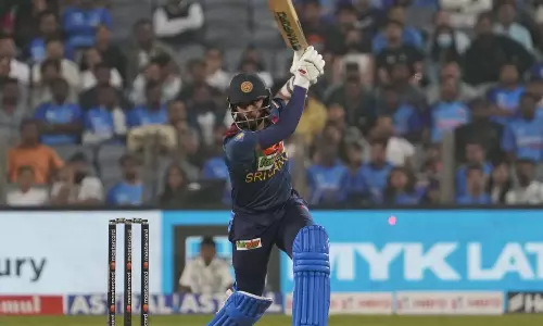 இந்திய அணிக்கு 207 ரன்கள் இலக்கு நிர்ணயித்தது இலங்கை