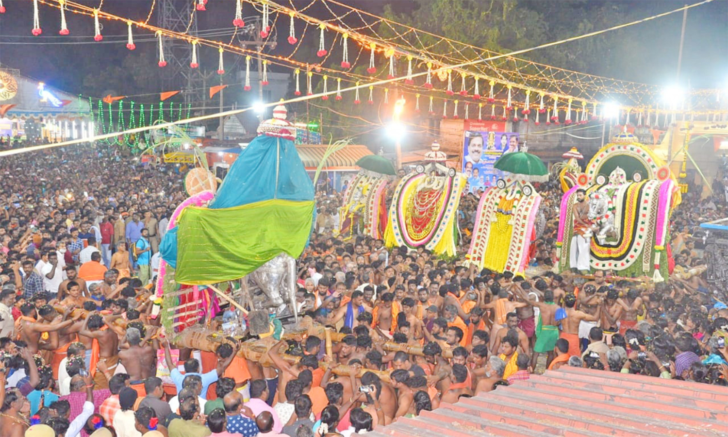 சுசீந்திரம் கோவிலில் சப்தா வர்ண நிகழ்ச்சி: ஆயிரக்கணக்கான பக்தர்கள் பங்கேற்பு