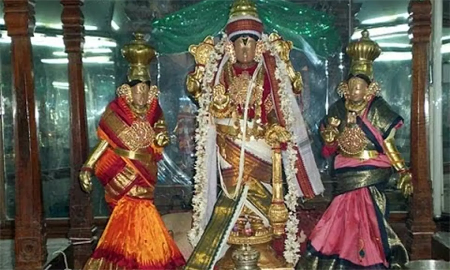 கும்பகோணம் சாரங்கபாணி கோவில் தேரோட்டம் நாளை கொடியேற்றத்துடன் தொடங்குகிறது கும்பகோணம் சாரங்கபாணி கோவில் தேரோட்டம் நாளை கொடியேற்றத்துடன் தொடங்குகிறது