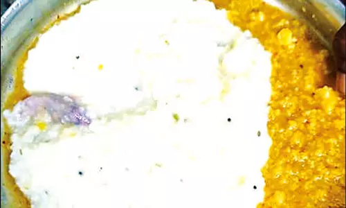 எலி விழுந்த உணவை சாப்பிட்ட 21 தொழிலாளர்களுக்கு வாந்தி-மயக்கம்