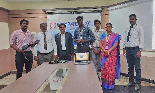 சதுர வடிவில் துளையிடும் எந்திரம் மயிலம் என்ஜினீயரிங்கல்லூரி மாணவர்களின் புதிய கண்டுபிடிப்பு