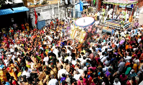 ஆருத்ரா தரிசனம்: திருவாலங்காடு வடாரண்யேஸ்வரர் கோவிலில் விடிய விடிய சிறப்பு வழிபாடு