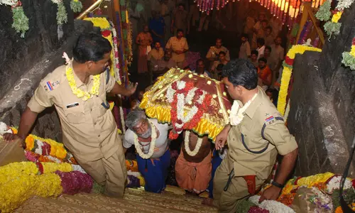 திருவாபரண ஊர்வலம் பந்தளத்தில் இருந்து 12-ந்தேதி புறப்படுகிறது