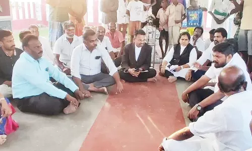 மேல்நிலை நீர்தேக்க தொட்டியில் மலம் கலந்த விவகாரம்: இறையூர் கிராமத்தில் வக்கீல்கள் குழு விசாரணை