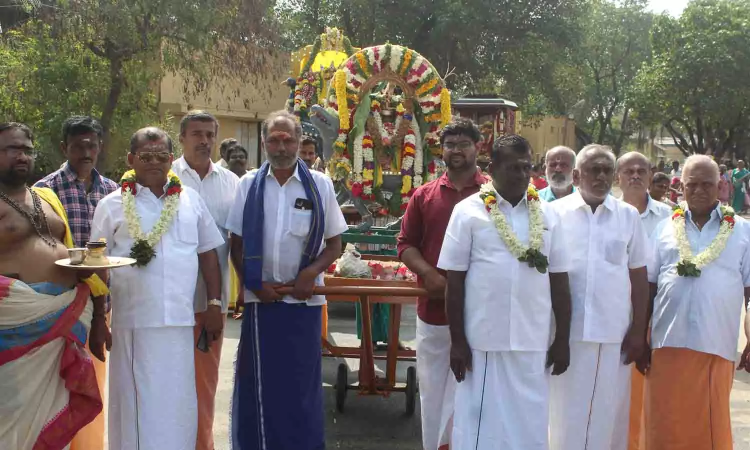 வி.அய்யம்பாளையம் வாழைத்தோட்டத்து அய்யன் கோவிலில் திருவாதிரை திருவிழா 