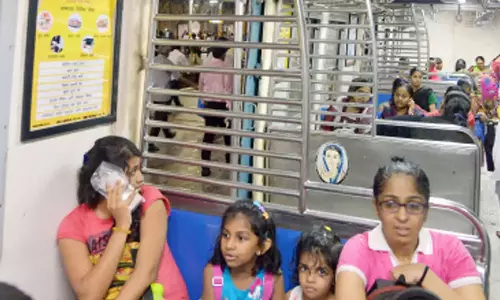 ரெயிலில் பெண்கள் பெட்டியில் பயணித்த 11 ஆயிரம் பேர் பிடிபட்டனர்- ரூ.15.39 லட்சம் அபராதம்