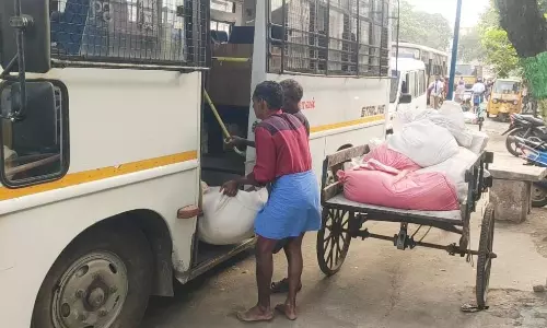 தண்டையார்பேட்டையில் 2 டன் எடையுள்ள போலி பெருங்காயம் பறிமுதல்