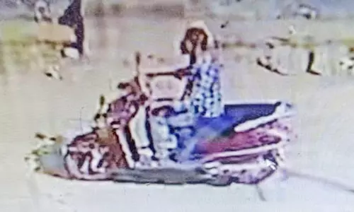 சி.சி.டி.வி. காமிராவில் சிக்கிய மோட்டார் சைக்கிள் கொள்ளையன்