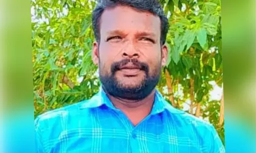 திருச்செந்தூர் நகராட்சி பிளம்பர் தூக்கு போட்டு தற்கொலை - 8 மாதம் சம்பளம் வழங்காத விரக்தியில் விபரீதம்