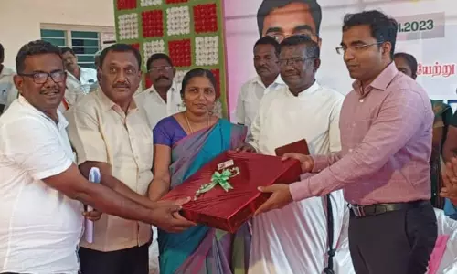 சாயர்புரத்தில் சீரமைக்கப்பட்ட புதிய ரேஷன் கடை - கலெக்டர் திறந்து வைத்தார்