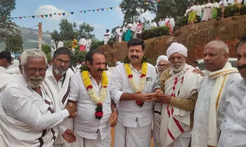 காரக்கொரையில் குண்டம் திருவிழா