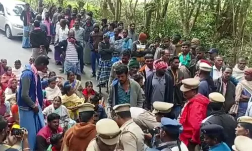 ஏற்காட்டில் கிராம மக்கள் திடீர் மறியல்