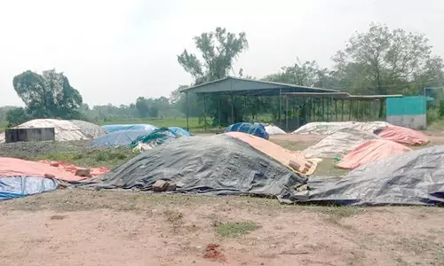 கொள்முதல் நிலையத்தை திறக்க விவசாயிகள் வலியுறுத்தல்