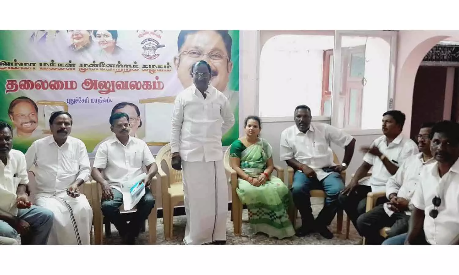 அ.ம.மு.க. நிர்வாகிகள் ஆலோசனை கூட்டம் அ.ம.மு.க. நிர்வாகிகள் ஆலோசனை கூட்டம்