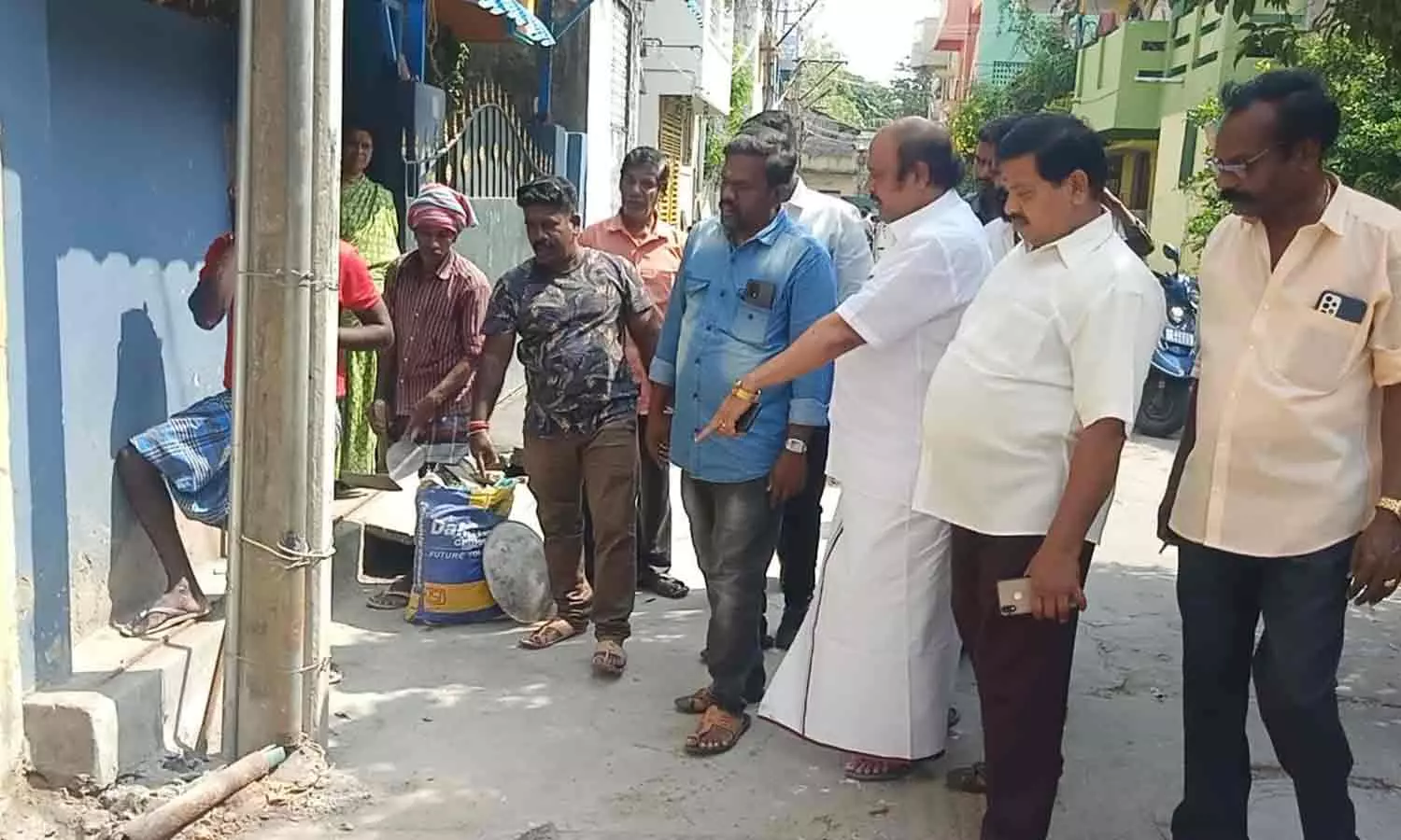 ஆக்கிரமித்த வாய்க்கால் அகற்றம்-அனிபால் கென்னடி எம்.எல்.ஏ. நடவடிக்கை ஆக்கிரமித்த வாய்க்கால் அகற்றம்-அனிபால் கென்னடி எம்.எல்.ஏ. நடவடிக்கை