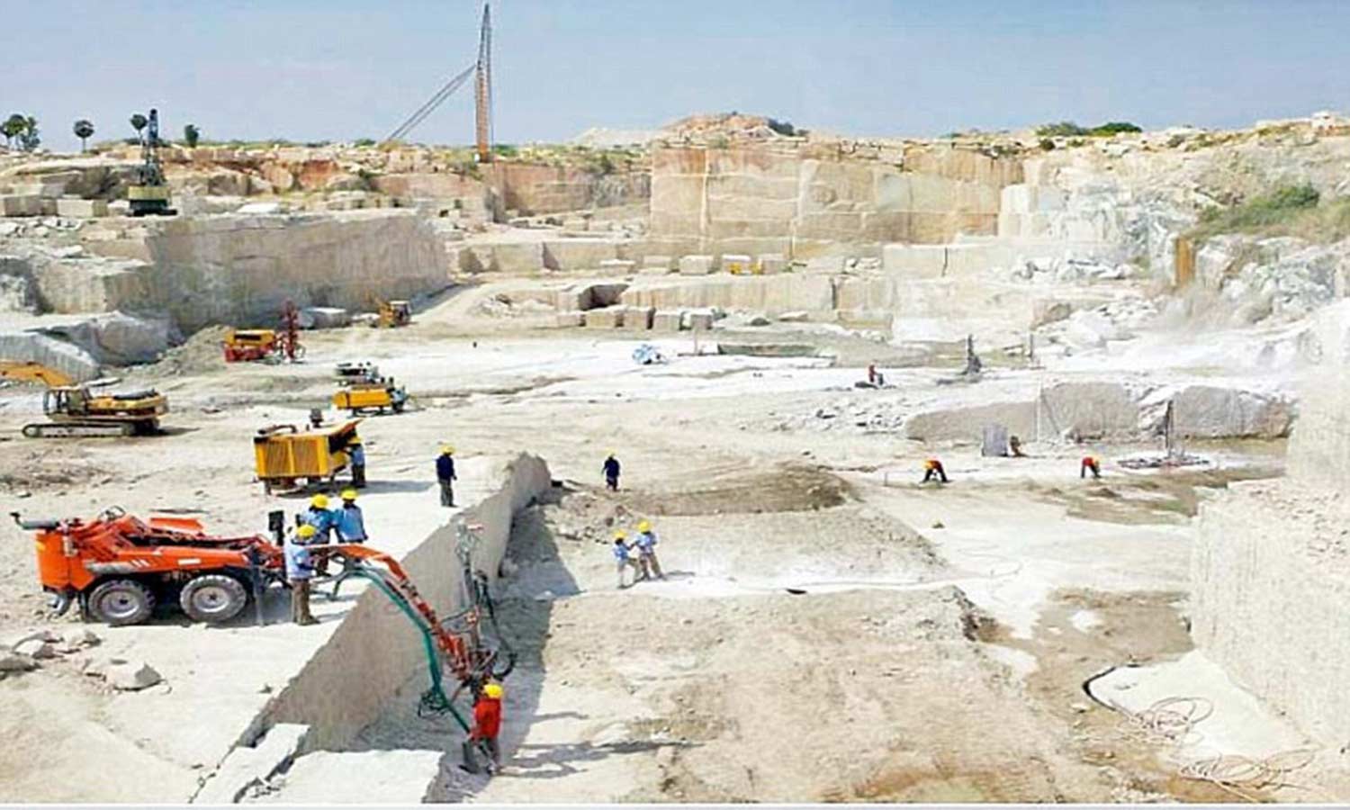 தமிழகத்தில் இருந்து கேரளாவுக்கு செல்லும் ஜல்லிக்கற்கள், மணல் கனிமவளம் பாதிக்கும் அபாயம்