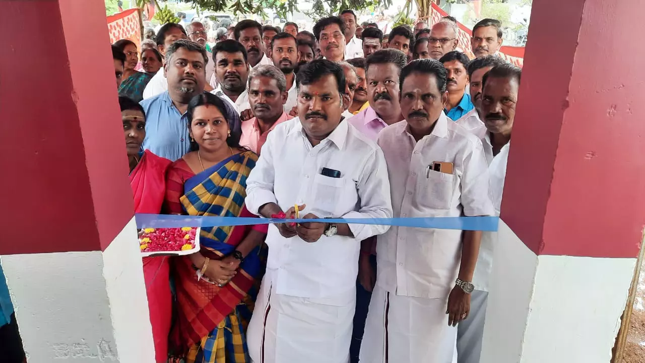 துறையூர் அருகே புதிய ரேஷன் கடை-எம்.எல்.ஏ. ஸ்டாலின் குமார் திறந்து வைத்தார்