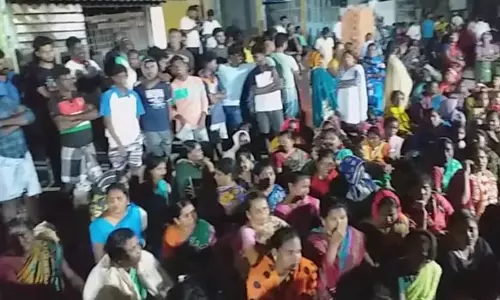 பழவேற்காடு ஏரியில் மீன்பிடிப்பதில் தகராறு- 2 மீனவ கிராமமக்கள் மீண்டும் மோதல்