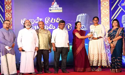 திருக்குறள் பேச்சுப் போட்டியில் வெற்றி பெற்ற வேலூர் மாணவிக்கு பரிசு