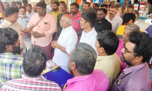 கன்னிகைப்பேர் கிராமத்தில் தொடர் திருட்டு- வியாபாரிகள் போராட்டம்