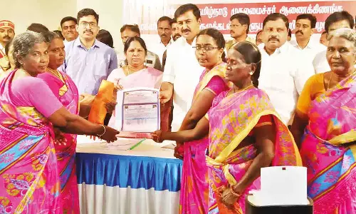 1,323 சுயஉதவி  குழுக்களின் ரூ.20.33 கோடி  கடன்கள் தள்ளுபடி - அமைச்சர் தகவல்