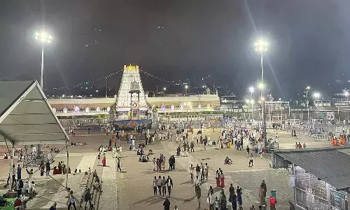 திருப்பதியில் ரூ.300 கட்டணத்தில் 12 லட்சம் தரிசன டிக்கெட்டுகள் இன்று வெளியிடப்பட்டது