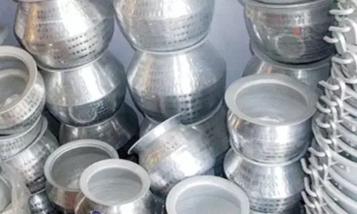 சம்பள உயர்வு - தொழிலாளர் துறையிடம் முறையிட பாத்திர தொழிலாளர்கள் முடிவு