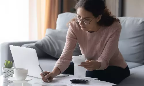 பெண்கள் புது வருடத்தில் எடுக்க வேண்டிய நிதி சார்ந்த நடவடிக்கைகள்