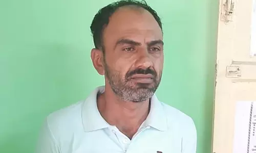 நாமக்கல் அருகே காரில் கடத்தி வந்த ரூ.2 லட்சம் மதிப்பிலான போதை பாக்குகள் சிக்கியது